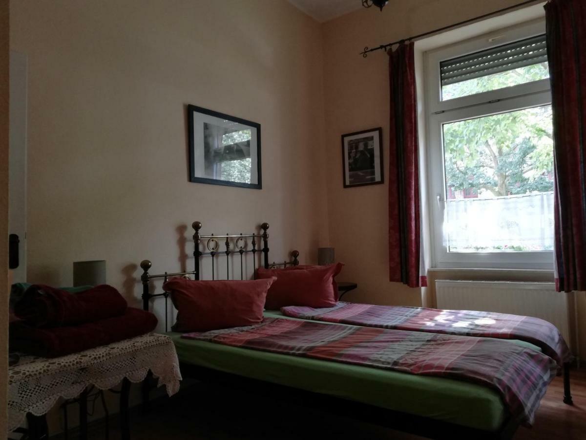 อาคาซา เบด แอนด์ เบรคฟาสต์ Bed & Breakfast Frankfurt am Main ภายนอก รูปภาพ
