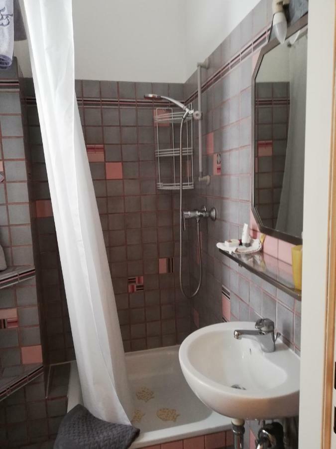 อาคาซา เบด แอนด์ เบรคฟาสต์ Bed & Breakfast Frankfurt am Main ภายนอก รูปภาพ