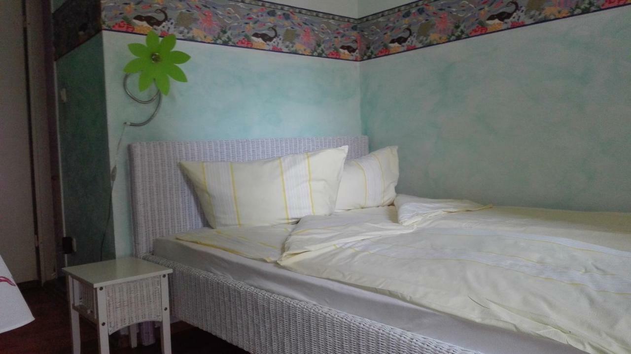 อาคาซา เบด แอนด์ เบรคฟาสต์ Bed & Breakfast Frankfurt am Main ภายนอก รูปภาพ